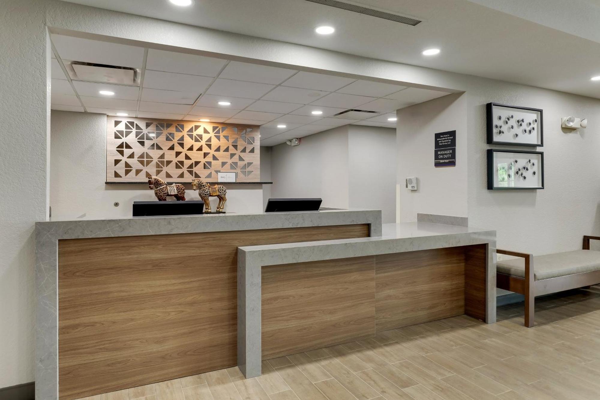 Candlewood Suites Lexington By Ihg Exterior photo